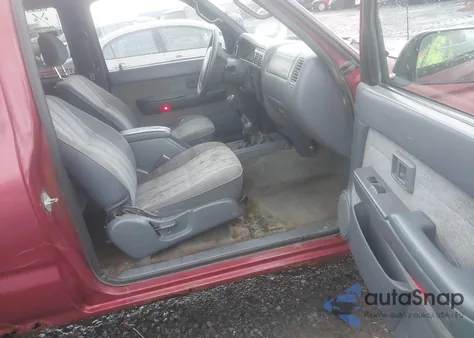 1999 Toyota Tacoma из США, поврежденный, VIN 4TAWN72N0XZ499770